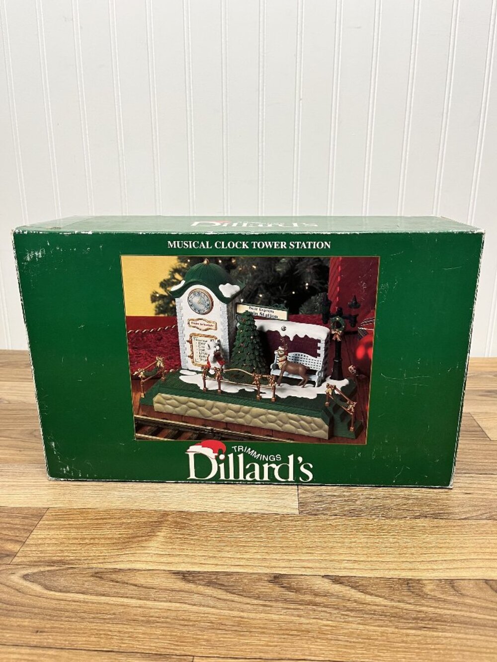New Bright Holiday Express DILLARDS Reindeer MUSICAL CLOCK TOWER TRAIN STATION
